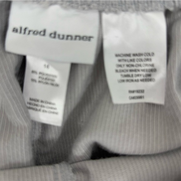 NEW Alfred Dunner Corduroy Pants Comfort Elastic Waist 18P Short Light Gray - Picture 5 of 9